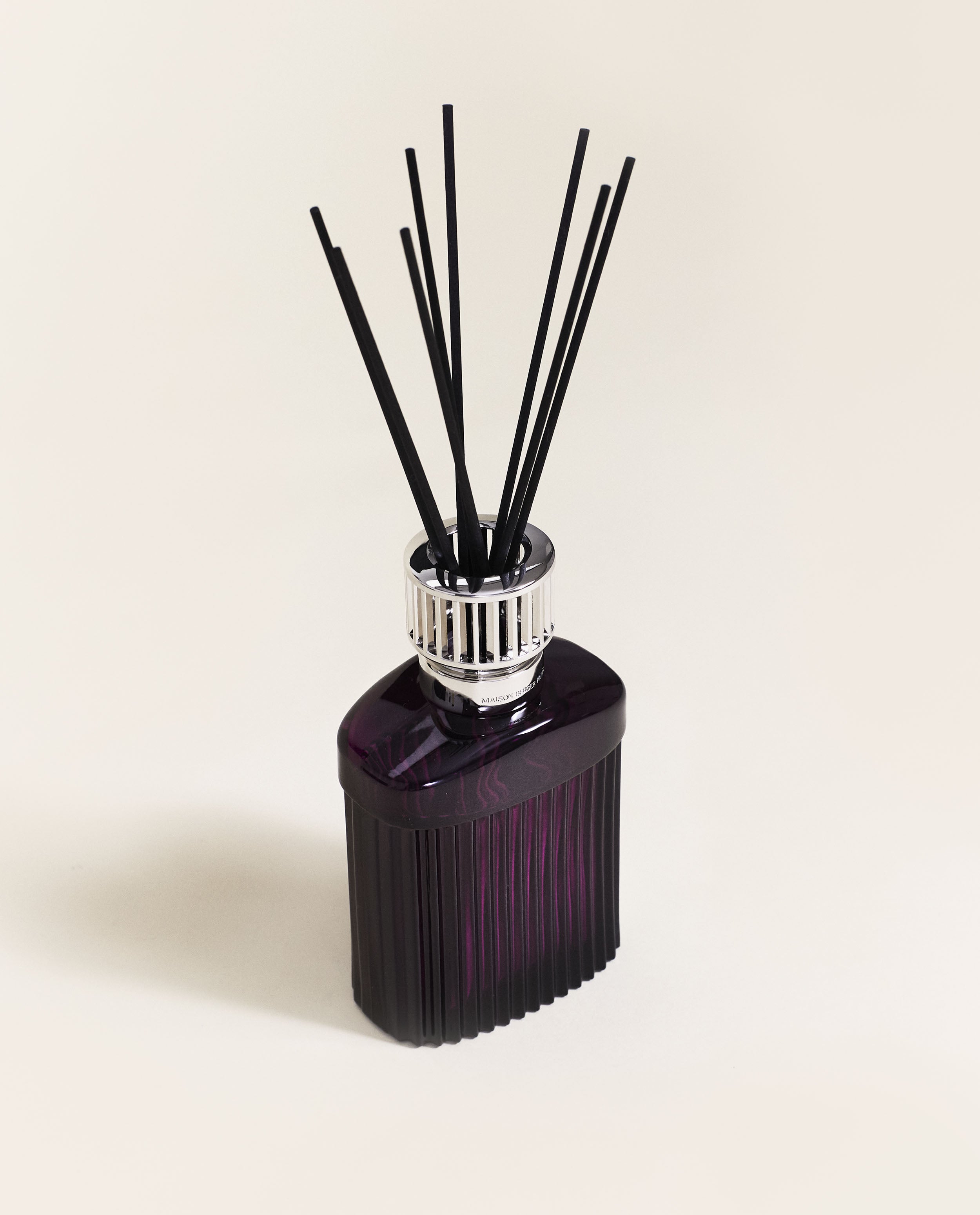 Lampada Catalitica Maison Berger Alpha – Prune Scandale, Vetro Viola 350ml, Con Profumo E Accessori - 4